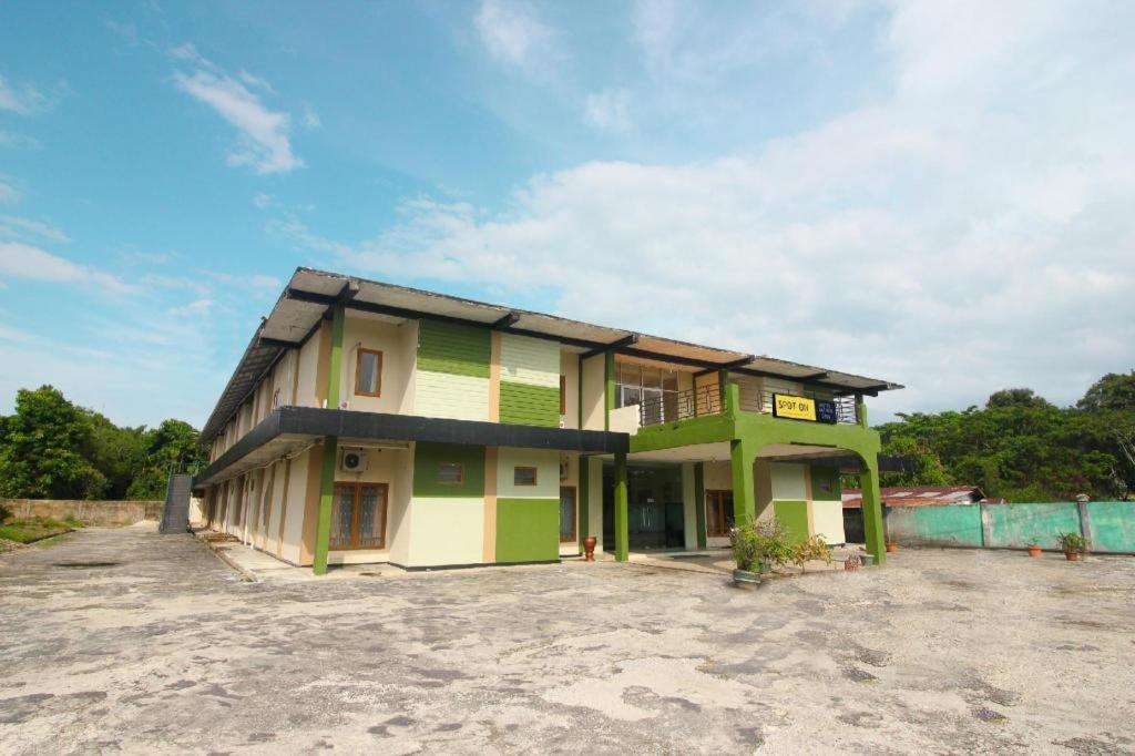 Spot On 2809 Hotel Yasmin Siak Sri Indrapura Екстериор снимка